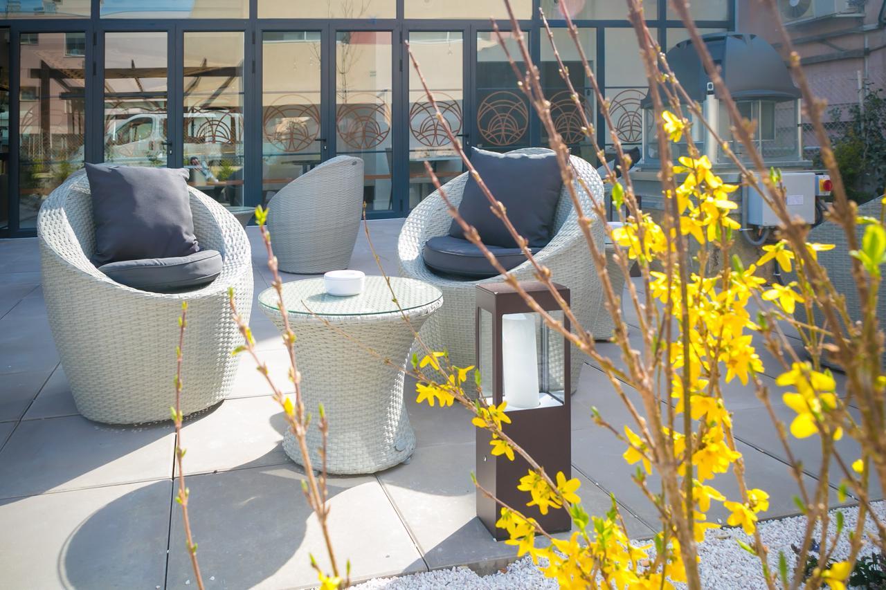Best Western Hotel Journel Saint-Laurent-Du-Var Exterior photo